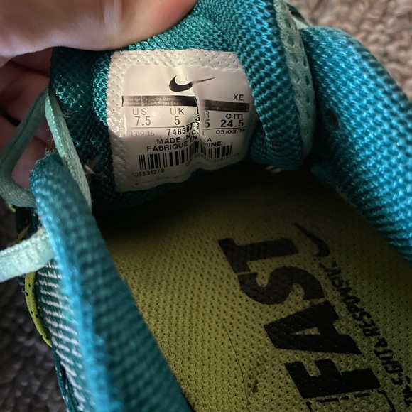 Nike running shoes - Picture 3 of 4